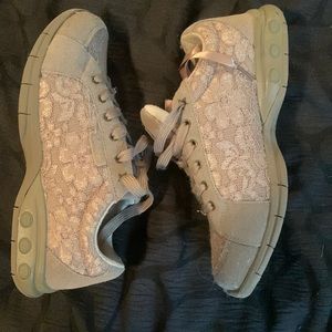 Therafit brand new sneakers